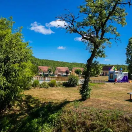 Camping 3 Etoiles - Piscine - Eeicbi