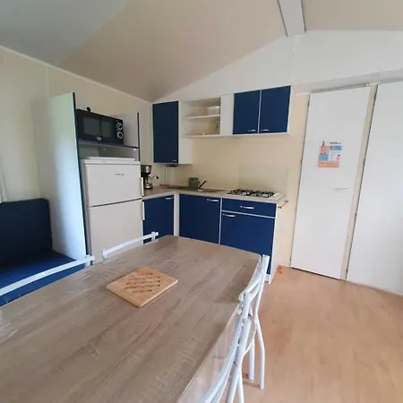 Campsite Camping 3 Etoiles - Piscine - Eeicbi *