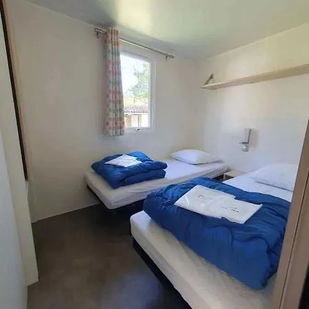 Campsite Camping 3 Etoiles - Piscine - Eeicbi *