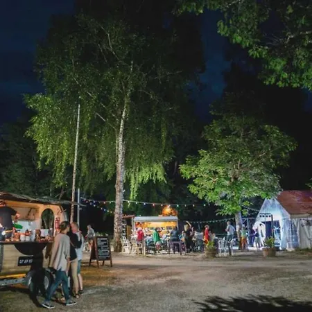 Campsite Camping 3 Etoiles - Piscine - Eeicbi Le Change