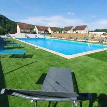 Campsite Camping 3 Etoiles - Piscine - Eeicbi