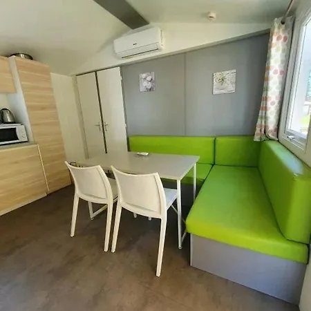 3 étoiles - Piscine - Eeicbi Camping *