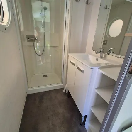 Campingplatz Zecamping 3 Etoiles Piscine Chauffee Dog Friendly Locatif Bbq Clim Le Change
