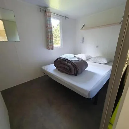 3 étoiles - Piscine - Eeicbi *