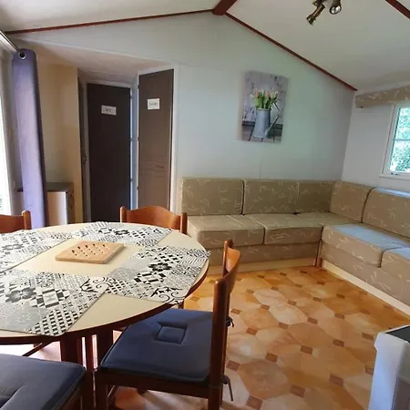Zecamping 3 Etoiles Piscine Chauffee Dog Friendly Locatif Tv Bbq 48m2 بيت للعطل