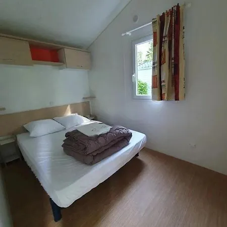 3 étoiles - Piscine - Eeicbi * Le Change