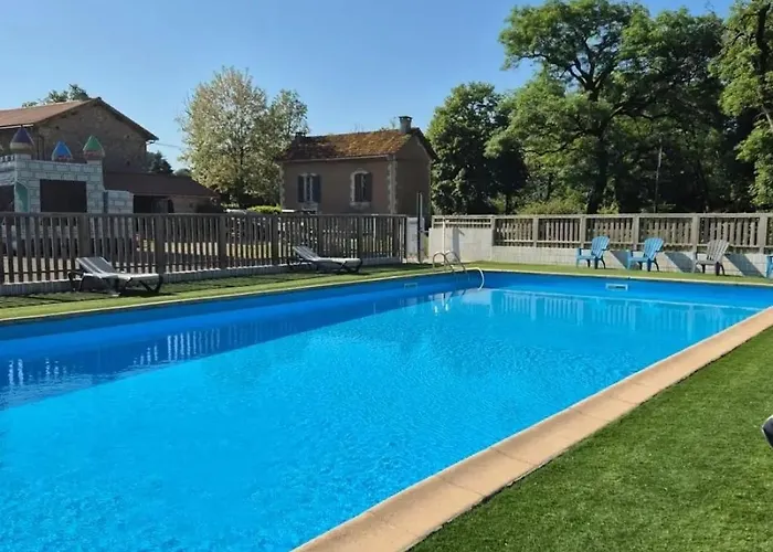 3 Etoiles - Piscine - Eeicbi Kamp alanı *