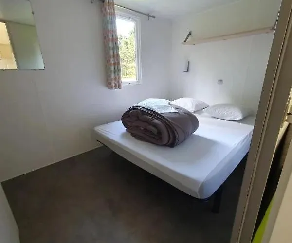 3 Etoiles - Piscine - Eeicbi *