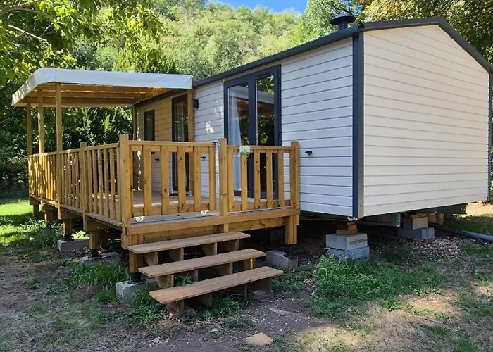 3 Etoiles - Piscine - Eeicbi *