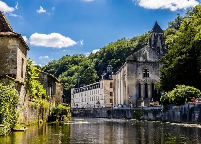 3 Etoiles - Piscine - Eeicbi Kamp alanı