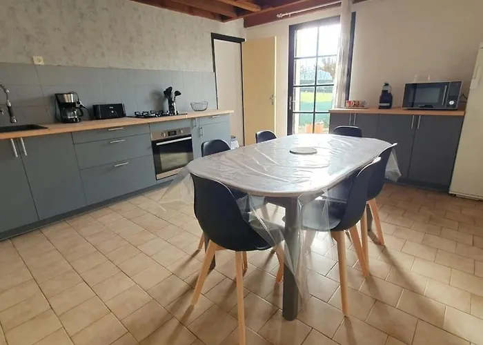 3 Etoiles - Piscine - Eeicbi