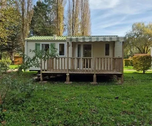 3 Etoiles - Piscine - Eeicbi