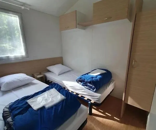 Camping 3 Etoiles - Piscine - Eeicbi *